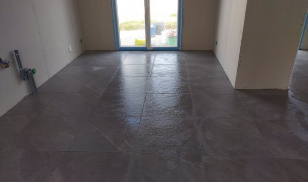 Pose carrelage intérieur format 60x60 à Dreffeac