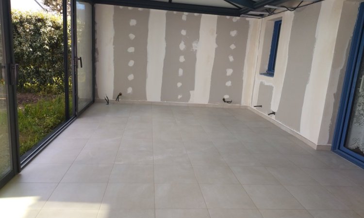 Création d'une véranda sur mesure dans une maison à Nantes